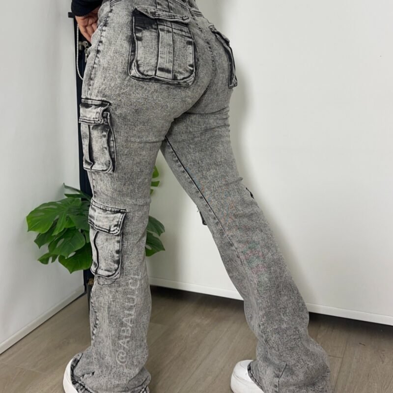 ​Jeans Cargo de Mujer Tiro Alto y Corte Bota